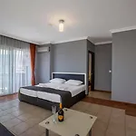 Royalisa 3*