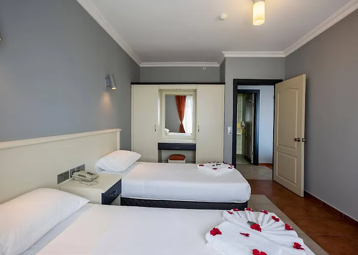Royalisa Hotel 3*